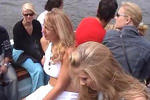 少妇高潮麻豆久久